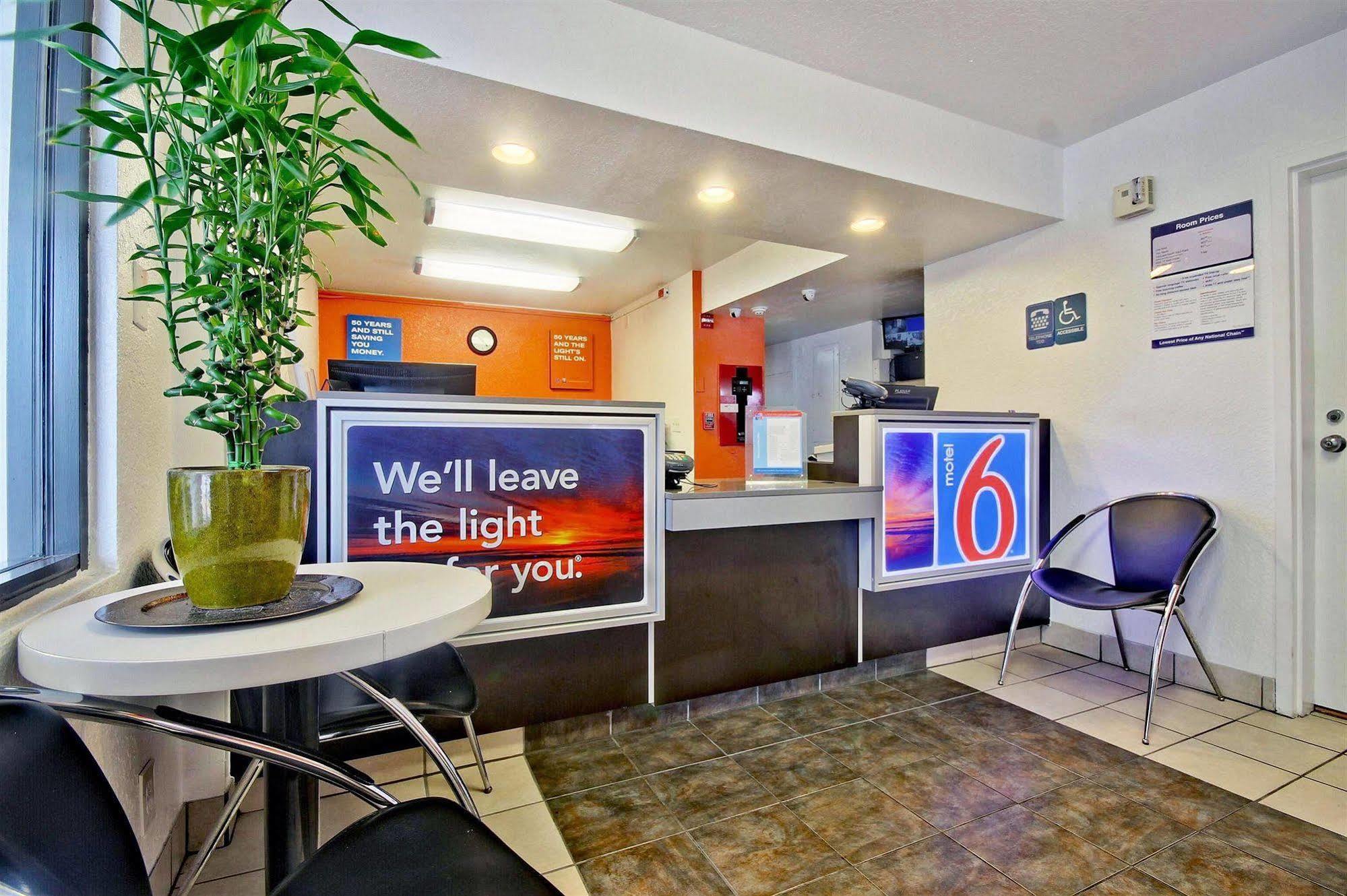 6 Dania Hotel