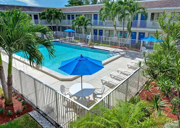 Motel 6 Dania Beach